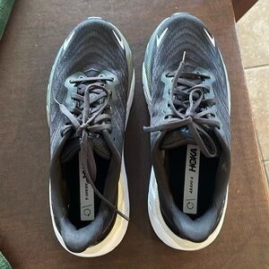 Brand new without box hoka arahi 6